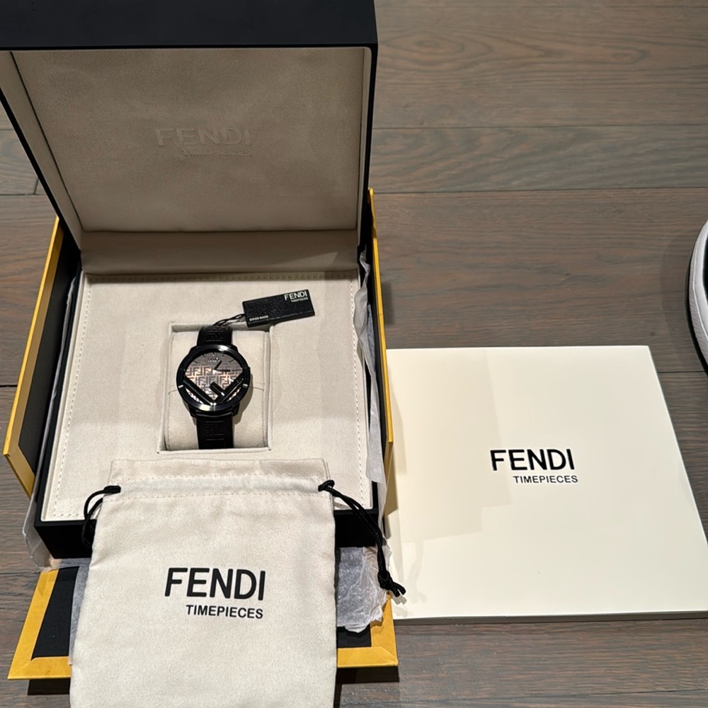 Fendi watch never worn